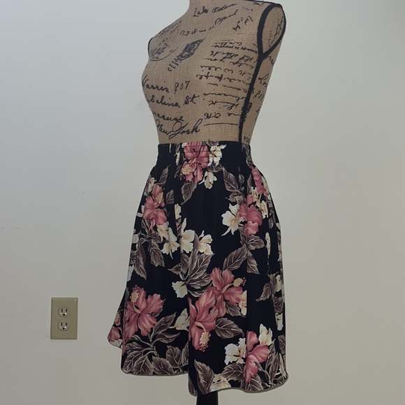 Vintage Floral Hawaiian Culottes Shorts/Skort - Picture 4 of 10